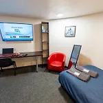 Stay Sa Equipped Studios 10 Mins From City Centre And Next To Uob!