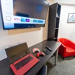Stay Sa Equipped Studios 10 Mins From City Centre And Next To Uob!