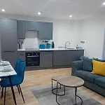 City Centre Apartments, Free Parking - Quality City