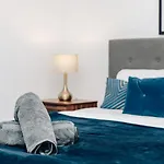 Luxury 2 Bedroom Apartment, Broad Street Birmingham