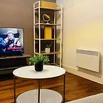 Stylish Comfy City Centre Stay With Free Netflix Jvt Short Lets