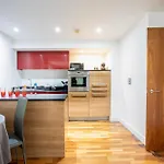 2 Bedroom Apartment Including Ensuite And Pool Table