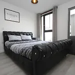 Host & Stay - Southside Apartment