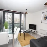 Host & Stay - Southside Apartment