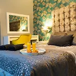 2-Bed Luxury With Free Parking