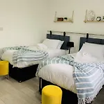 Modern & Cosy 2-Bed Apartment Near Nec, Airport & Jlr!