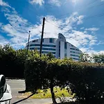 R2 - Elegant Private Room Opposite Queen Elizabeth Hospital - Harborne Birmingham