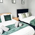 Cosy & Comfy Retreat Away From Home With Free Parking