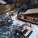 Large 3 Bedroom, 4 Beds, City Apartment,Near Utilita Arena Free On-Site Parking