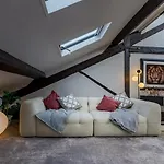 Pass The Keys Exquisite Penthouse Loft Jewellery Q Wparking