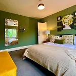 Lemon Drop Lodge Wyndale Living Parking Bham Nec
