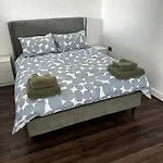 342 Stunning One Bedroom Studio Apartment