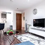 Stunning Apartment In Birmingham