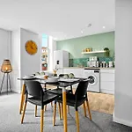 Luxury Apartment - Secure Parking - Gated Development - Near Jq & Birmingham City Centre 6Sh
