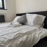 Spacious Double Near Train Station
