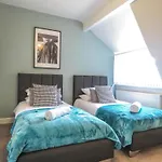 Tudors Esuites Central 5 Bedroom House