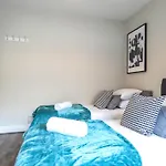 Tudors Esuites Central 5 Bedroom House
