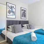 Tudors Esuites Central 5 Bedroom House
