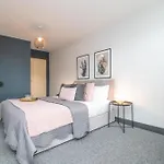 K Suites - Temple Street