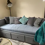 Tudors Esuites Budget Apartments