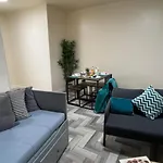 Tudors Esuites Budget Apartments