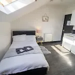 Stunning Studio By Queen Elizabeth Hospital