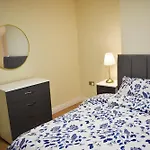 Birmingham City Centre Bedroom, Parking, Wifi, Kitchen, Living Room