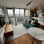 Modern Studio Retreat In Central Birmingham Pass The Keys