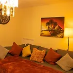 Cozy 3 Bedroom House In Birmingham With Pool Table