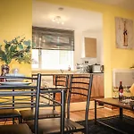 Cosy Apartment Near City Centre