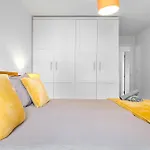 Ping Pong - City Centre Suite - Close To Mailbox Netflix, King Size Bed, Toiletries & Wifi - Sleeps 4