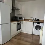 Central Birmingham Modern Apt