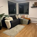 Stunning Modern 2 Bed Apartment With City Views