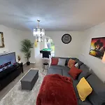 Cozy 3 Bedroom House In Birmingham With Pool Table