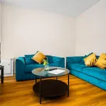 3 Bed House For Contractors & Families And Free Parking