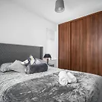Birmingham Blissful Retreat - 3 Bed House