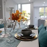 Large Stylish House Close To Birmingham City Centre