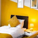 Stylish Birmingham City Centre Apartment - Perfect For Groups & Long Stays