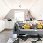 2 - Bed Haven With Free Parking