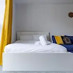 Modern Studio Flat In Birmingham City Centre