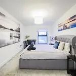 Modern 2 Bed Apartment With Central Location