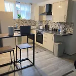 Fabulous 1Bed Apt With Balcony In Central Birmingham