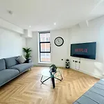 Luxury Apartment Located In City Centre
