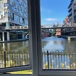 Birmingham Central Canal Side Living