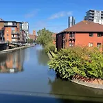 Birmingham Central Canal Side Living
