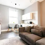 Edgbaston 2-Bed With Free Parking