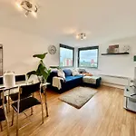 Stunning Modern 2 Bed Apartment With City Views