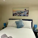 Cosy 3 Bed Home, Near Bham City Centre, Sleeps 8