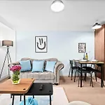 Modern 2 Bed City Centre Wi-Fi - Top Rated - Wifi - Smart - Top Rated - Tv - 49L