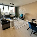 Luxury 2 Bed 2 Bath Apartment With Balcony, Fast Wifi In Birmingham City Centre